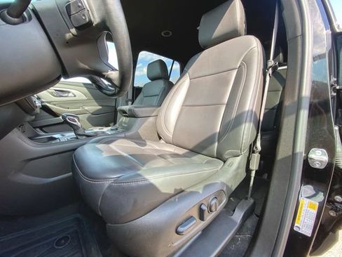 Used 2023 Chevrolet Traverse LT w/ LPO, Floor Liner Package FWD image 18