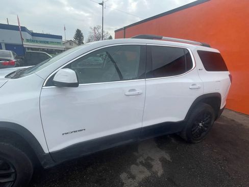 Used 2019 GMC Acadia SLT image 3