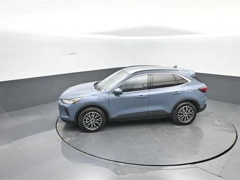 Certified 2025 Ford Escape Base image 26