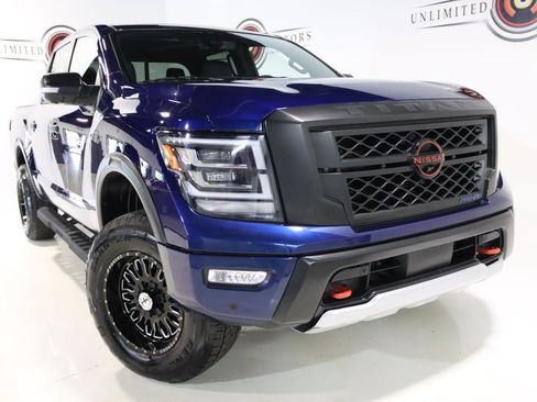 Used 2024 Nissan Titan PRO-4X w/ Pro-4x Convenience Package image 10