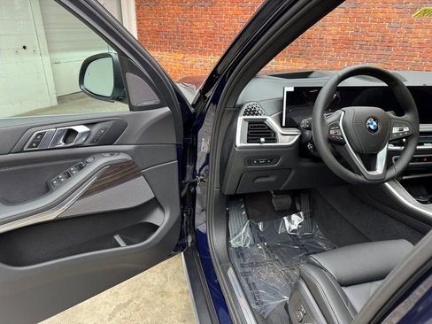 Used 2026 BMW X5 xDrive40i w/ Premium Package AWD/4WD image 9