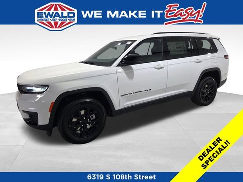 New 2025 Jeep Grand Cherokee L Altitude AWD/4WD image 14