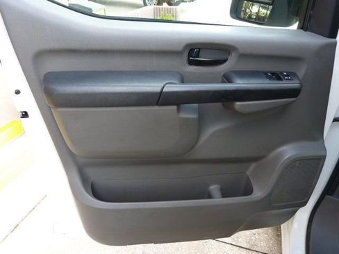 Used 2017 Nissan NV 3500 SV image 27