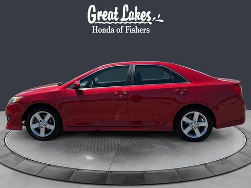 Used 2013 Toyota Camry SE FWD image 2