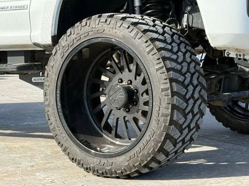 Used 2022 Ford F350 Lariat image 10