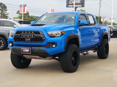 Used 2019 Toyota Tacoma TRD Pro AWD/4WD image 3