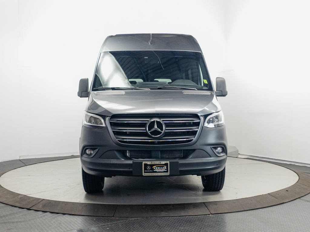Used 2024 Mercedes-Benz Sprinter 2500 image 2