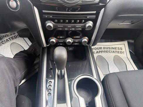 Used 2019 Nissan Pathfinder S AWD/4WD image 31