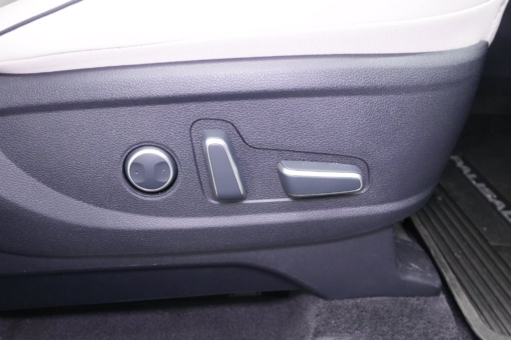 Used 2025 Hyundai Palisade Calligraphy AWD/4WD image 36
