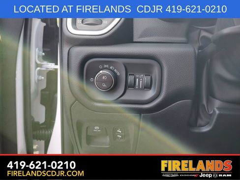 New 2026 RAM 1500 4x4 Crew Cab image 13
