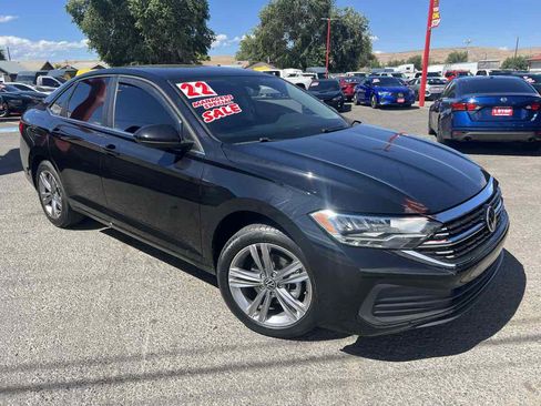 Used 2022 Volkswagen Jetta SE FWD image 4