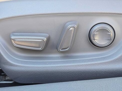Used 2018 Toyota Camry SE w/ Audio Package FWD image 22