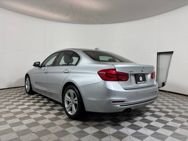 Used 2017 BMW 330i xDrive Sedan AWD/4WD image 5
