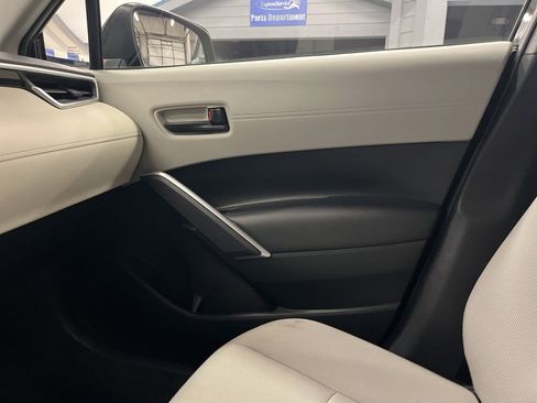 Used 2023 Toyota Corolla Cross L image 14