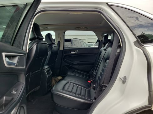 Certified 2022 Ford Edge SEL w/ Convenience Package AWD/4WD image 12