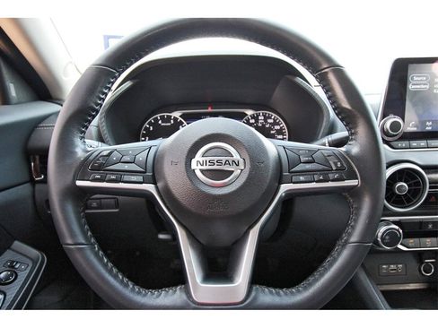 Used 2022 Nissan Sentra SV image 9