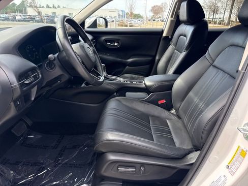 Used 2023 Honda HR-V EX-L image 10