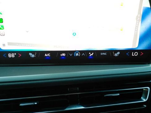 Used 2026 Chevrolet Traverse LT FWD image 47