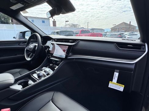 New 2026 Jeep Grand Cherokee L Limited w/ Limited Altitude Package image 18