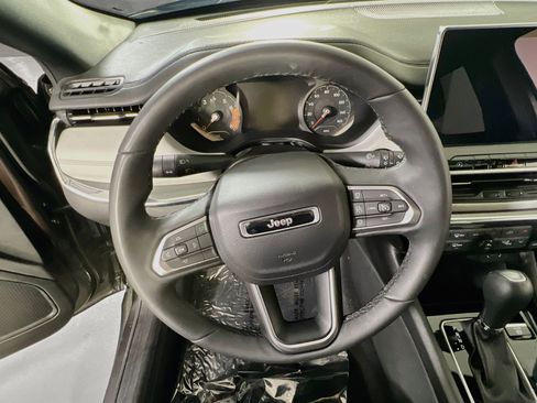 Used 2023 Jeep Compass Limited AWD/4WD image 11