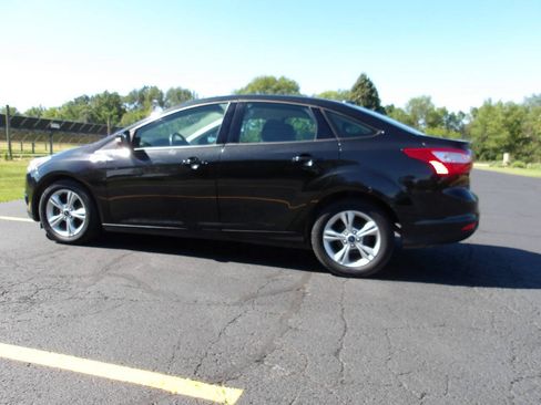 Used 2013 Ford Focus SE FWD image 10