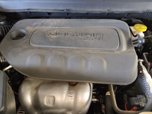 Used 2021 Jeep Cherokee Latitude FWD image 30