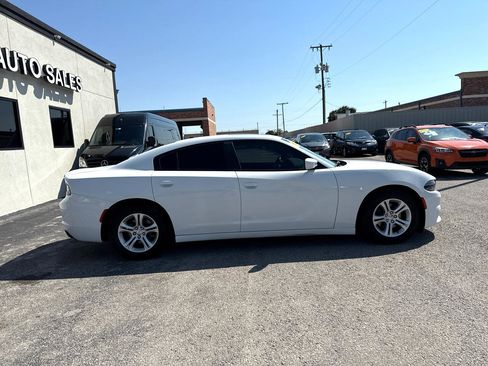 Used 2021 Dodge Charger SXT w/ Leather Interior Group image 5