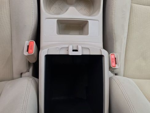 Used 2014 Nissan Rogue SV FWD image 31