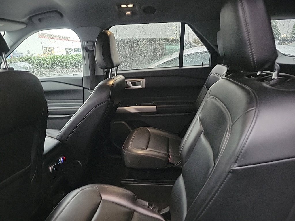 Used 2022 Ford Explorer XLT w/ Equipment Group 202A AWD/4WD image 13