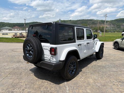 New 2026 Jeep Wrangler Unlimited Sport AWD/4WD image 8