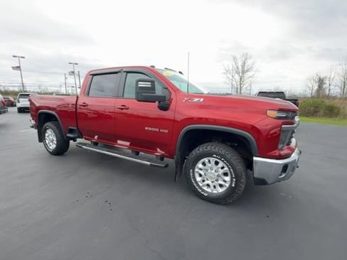 Used 2024 Chevrolet Silverado 2500 LT AWD/4WD image 2