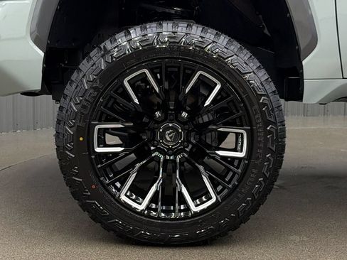 Used 2026 Toyota Tundra Limited AWD/4WD image 10