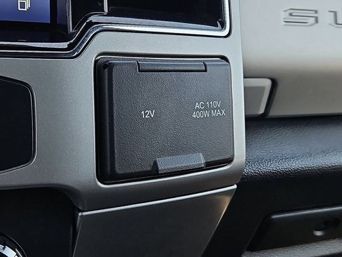Used 2022 Ford F250 Lariat w/ Lariat Value Package AWD/4WD image 29