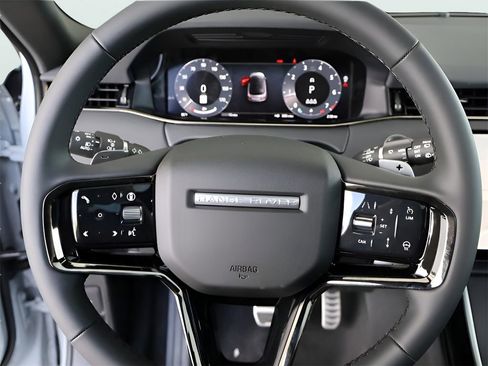 Used 2026 Land Rover Range Rover Evoque Dynamic SE AWD/4WD image 58