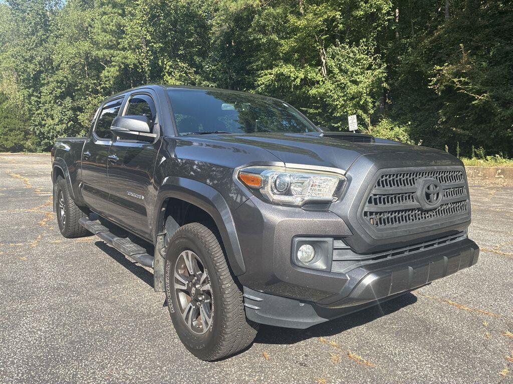 Used 2017 Toyota Tacoma TRD Sport w/ Tow Package AWD/4WD image 1