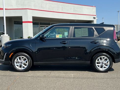 Used 2024 Kia Soul LX w/ Option Group 015 FWD image 9