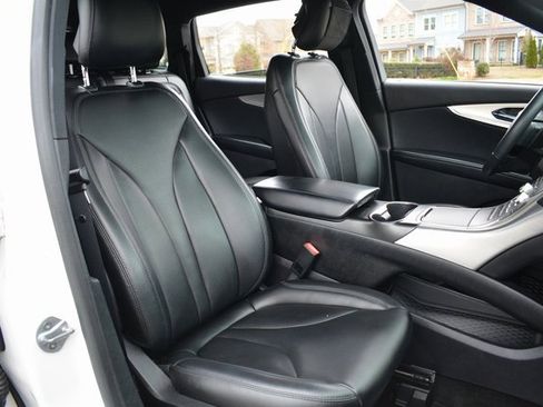 Used 2019 Lincoln Nautilus FWD image 23