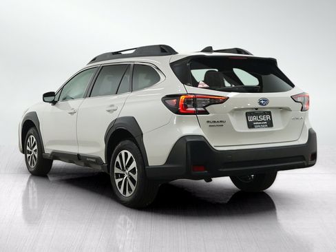 Used 2024 Subaru Outback Premium AWD/4WD image 3