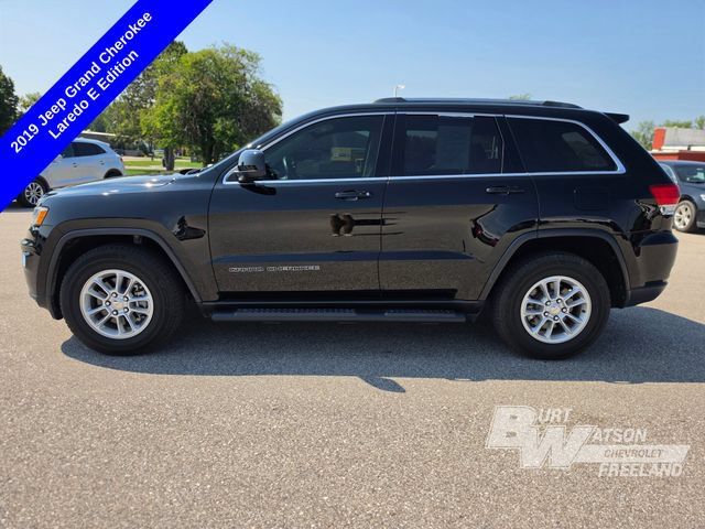 Used 2019 Jeep Grand Cherokee Laredo RWD image 3