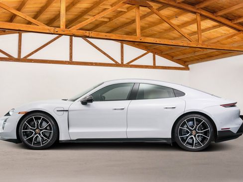 Used 2022 Porsche Taycan Turbo S AWD/4WD image 2
