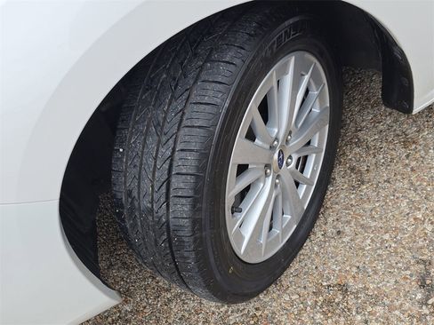 Used 2017 Subaru Impreza 2.0i Premium w/ BSD & Rcta/SRF/Eyesight image 29