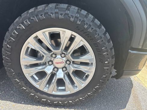 Used 2024 GMC Sierra 1500 Denali w/ Technology Package AWD/4WD image 9