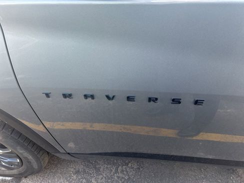 Used 2023 Chevrolet Traverse RS AWD/4WD image 9
