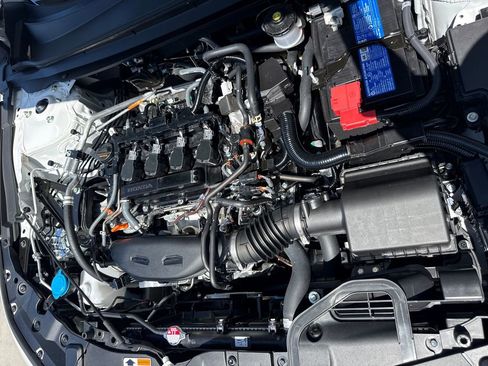 Certified 2025 Honda Accord SE image 35
