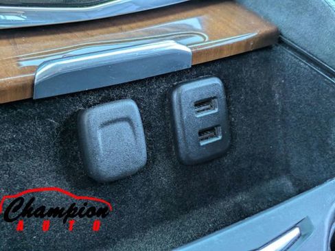 Used 2017 Cadillac Escalade Premium Luxury RWD image 29