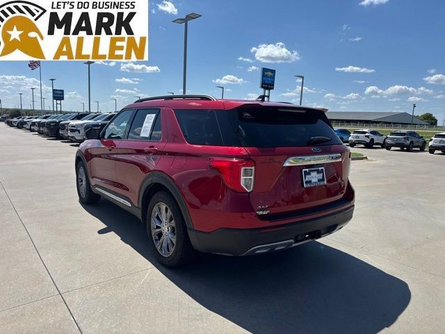 Used 2023 Ford Explorer XLT w/ Equipment Group 202A RWD image 4
