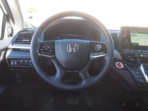 Used 2023 Honda Odyssey Touring image 28