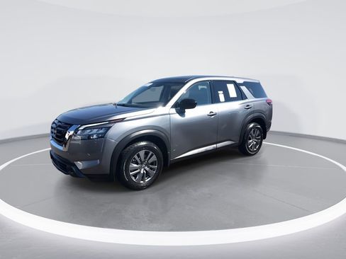 Used 2024 Nissan Pathfinder S AWD/4WD image 4