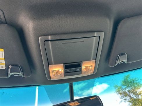 Used 2012 Ford Explorer XLT image 19