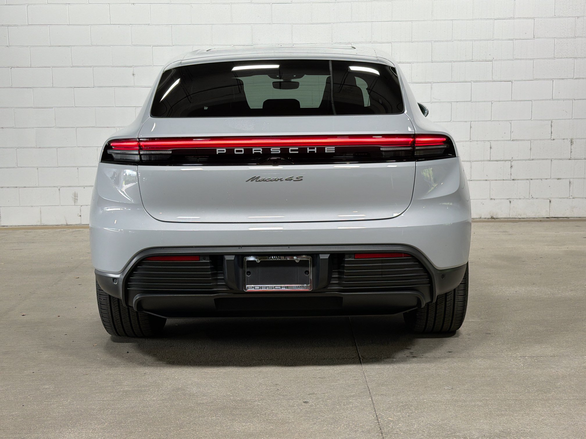 Certified 2026 Porsche Macan 4S Electric AWD/4WD image 8